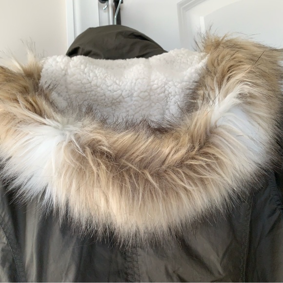 ANORAK OLIVE GREEN PARKA JACKET SIZE 0X, FUR COLLAR HOOD, CINCHED WAIST, NWOT, - Picture 2 of 6